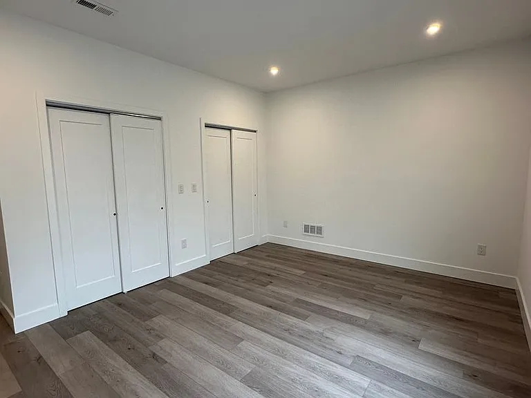 2631 W Oxford St #2 — Photo 8