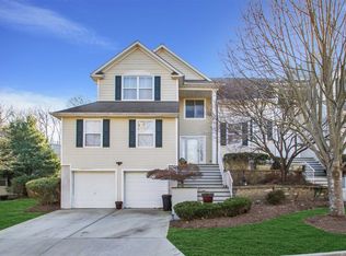 3 Vantage Ct, Port Jefferson, NY 11777