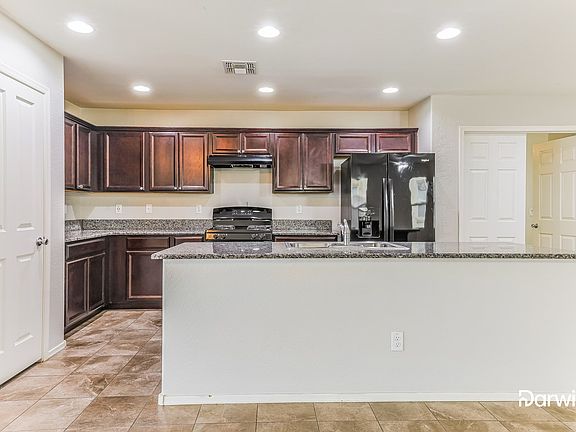 3rd image of 40830 W Portis Dr