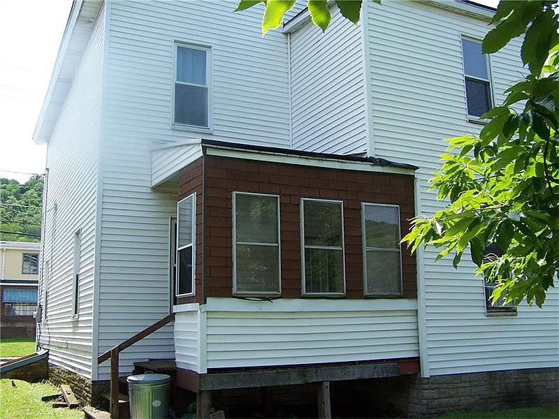 2nd image of 534 Market St