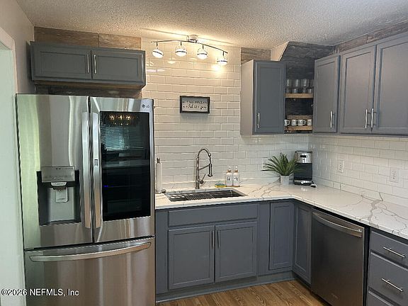 4th image of 204 BAYARD Street