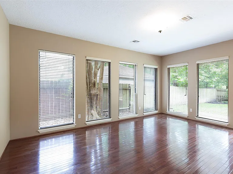 9 Mallard Glen Pl — Photo 15