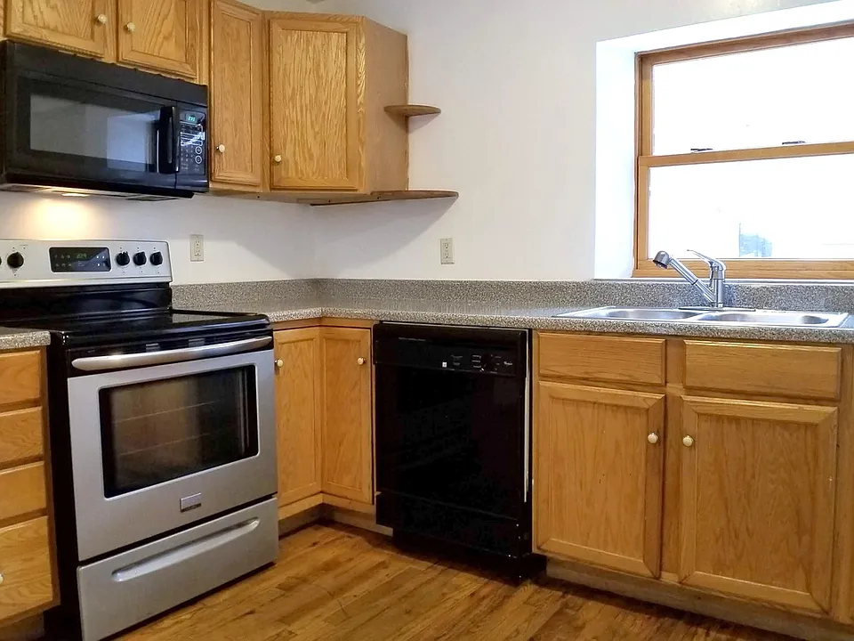 905 Delaware Apartments