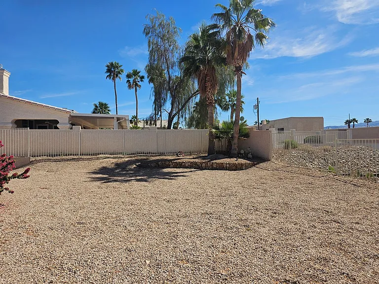 705 Armour Dr — Photo 17