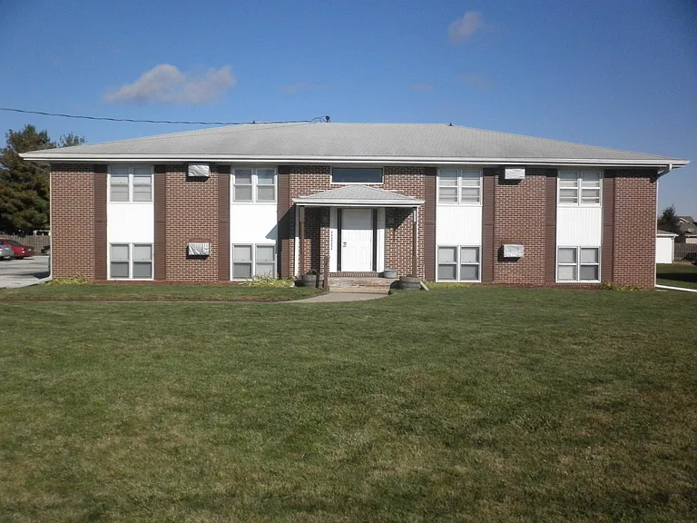 4837 NW 62nd Ave #OAK — Photo 2