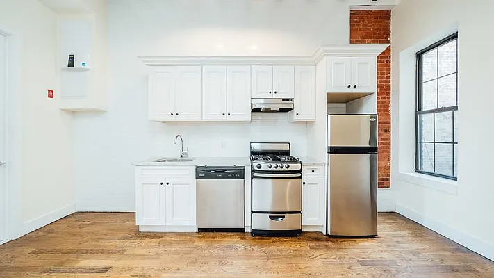 Rented by Nooklyn NYC LLC | media 18