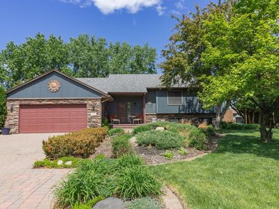 977 Brooks Ct E, Maplewood, MN, 55109