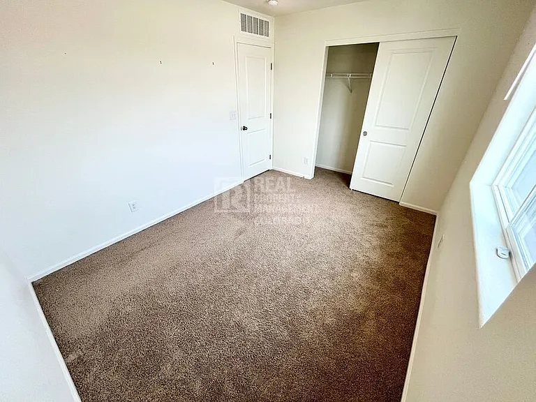 7104 Vermillion St — Photo 18
