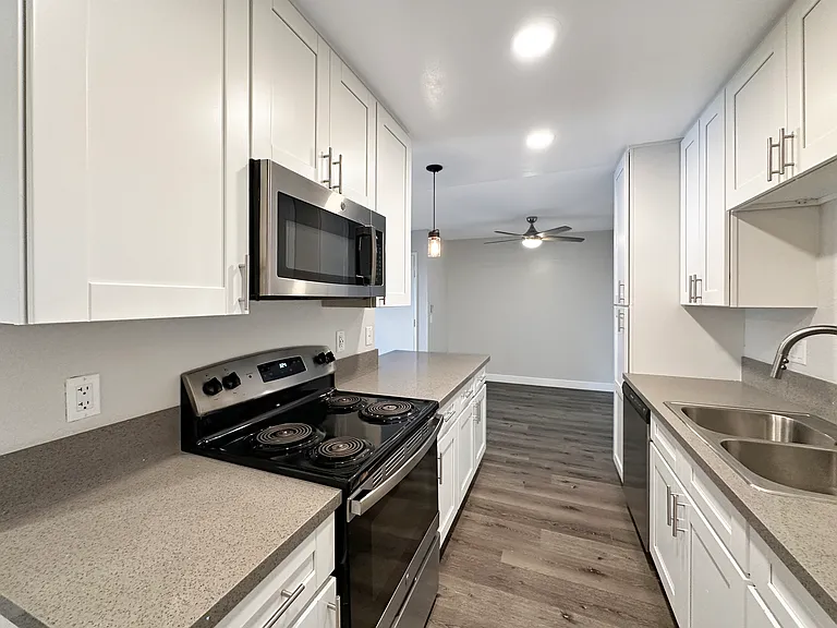 Contemporary Floorplan with White Finish