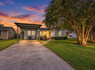 828 Robinson Rd, La Porte, TX 77571