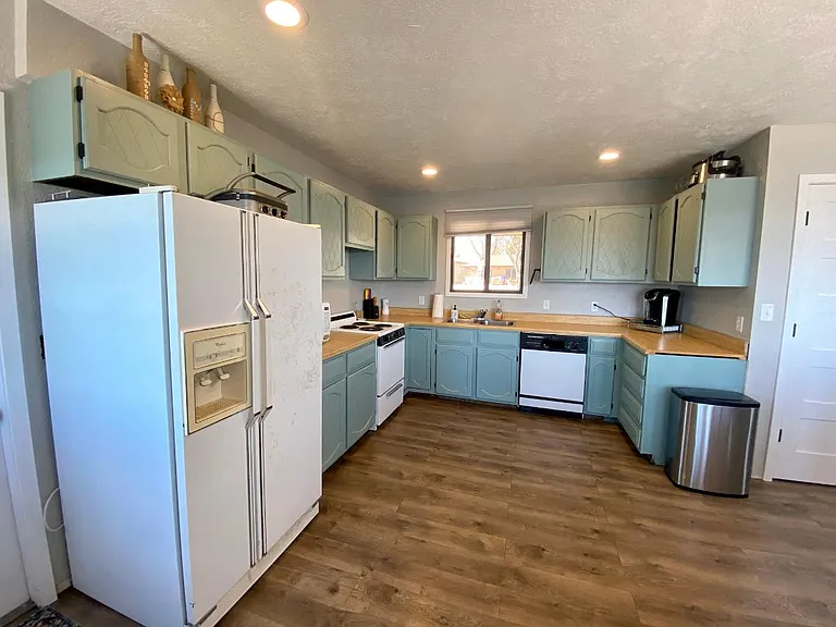 5731 S Shore Dr — Photo 8