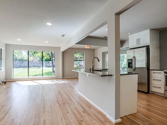 5th image of 203 Leda Dr