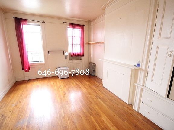 5th image of 23 Ingraham St
