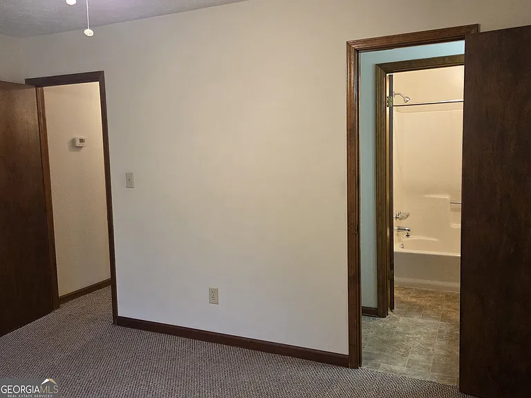 8437 Pineland Dr — Photo 15