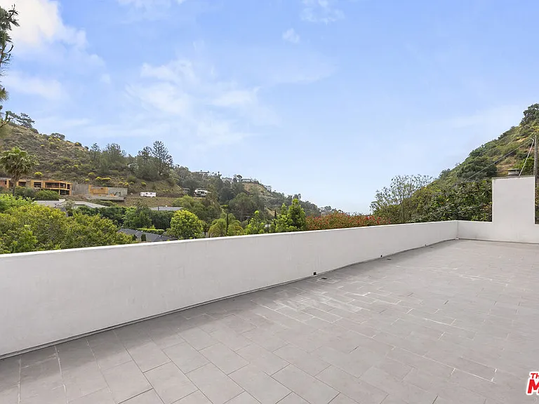 1739 San Ysidro Dr — Photo 20