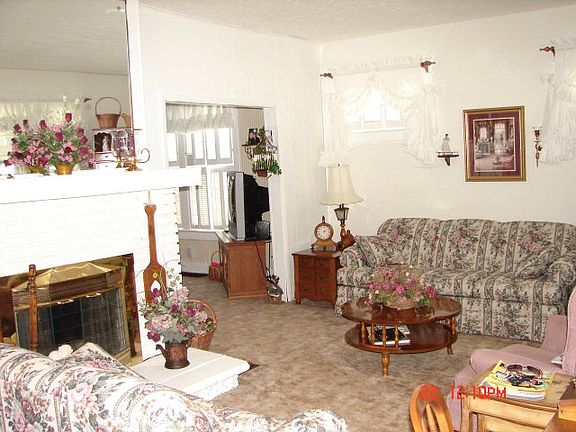 3rd image of 1713 Charles St