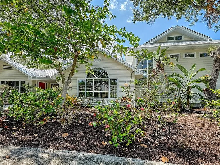 1770 S Oval Dr — Photo 1