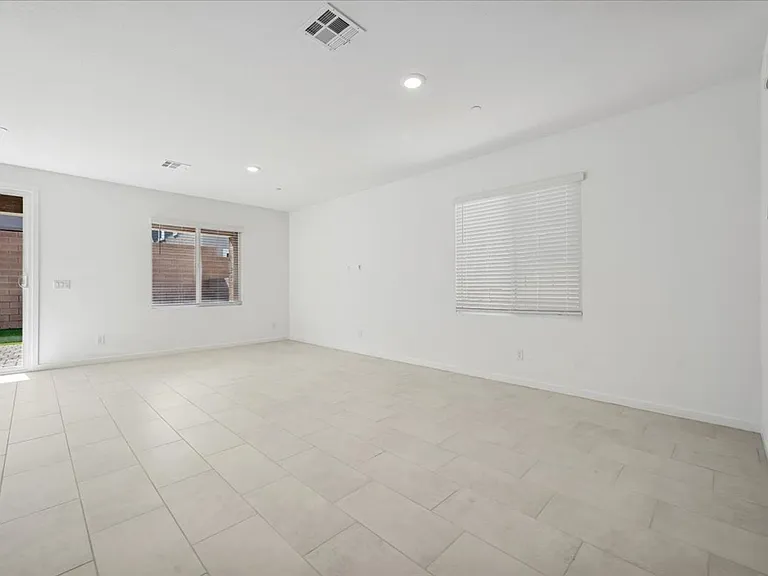 311 Mount Tyndall St — Photo 12