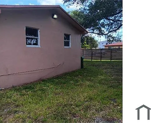 3 bed, 1050 sqft, $3,100 — Photo 2