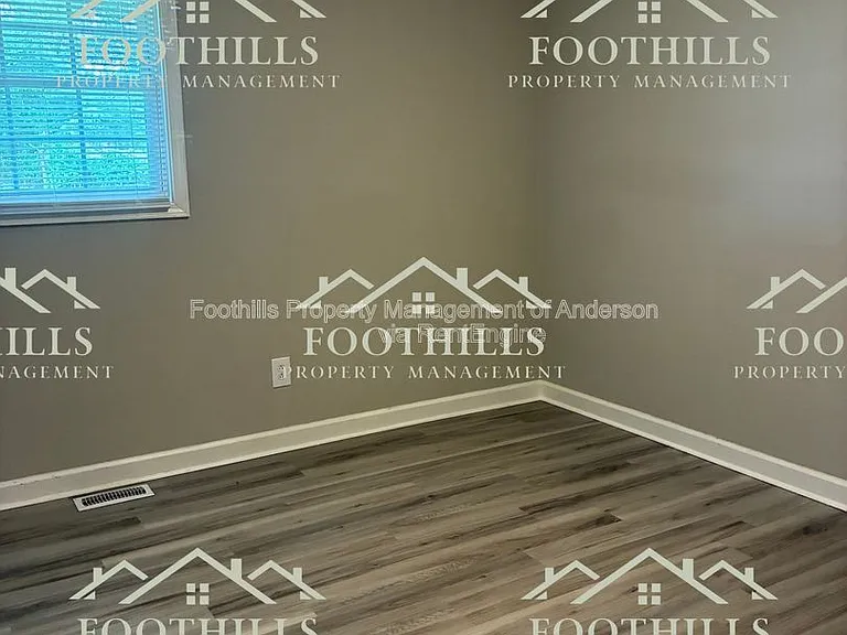 1109 Centerville Rd — Photo 9