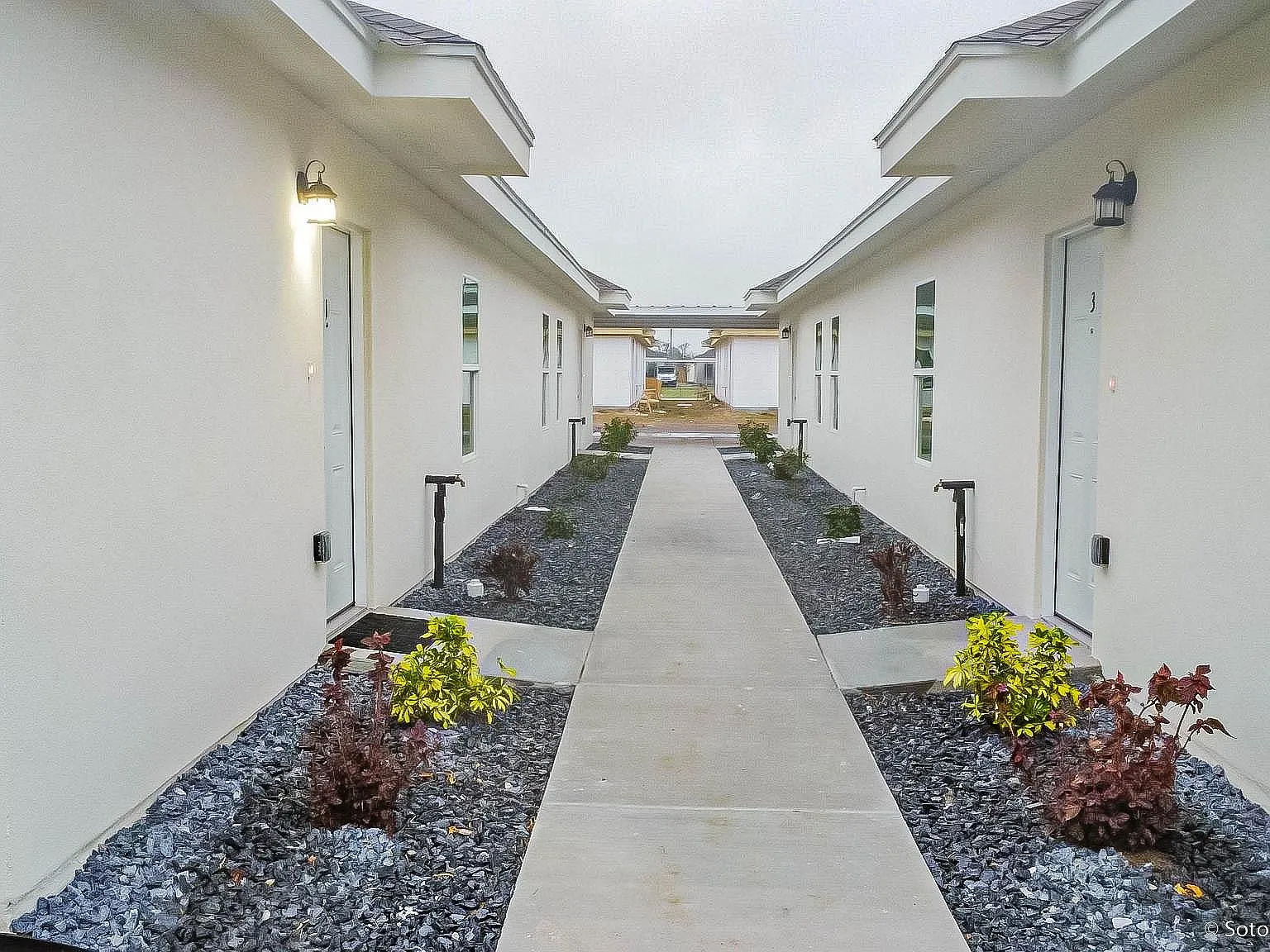 3 bed, 1100 sqft, $1,200 — Photo 3