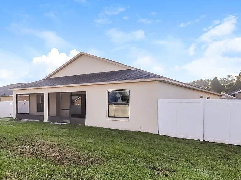 1817 James Towne Ln — Photo 16