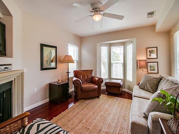 2nd image of 728 Portsmouth Ct