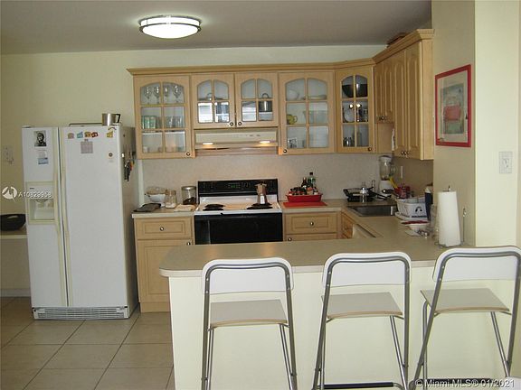 5th image of 6801 Indian Creek Dr APT 808