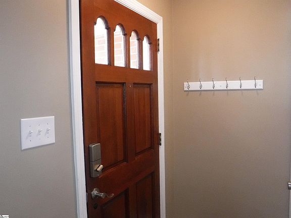 2nd image of 222 Woodview Ave