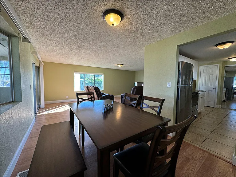 3028 Lakeshore Dr — Photo 32