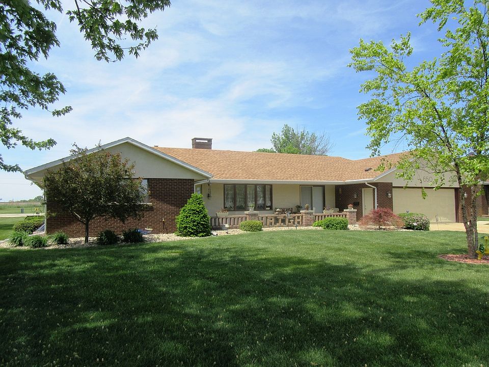 1st image of 650 Lakeview Dr