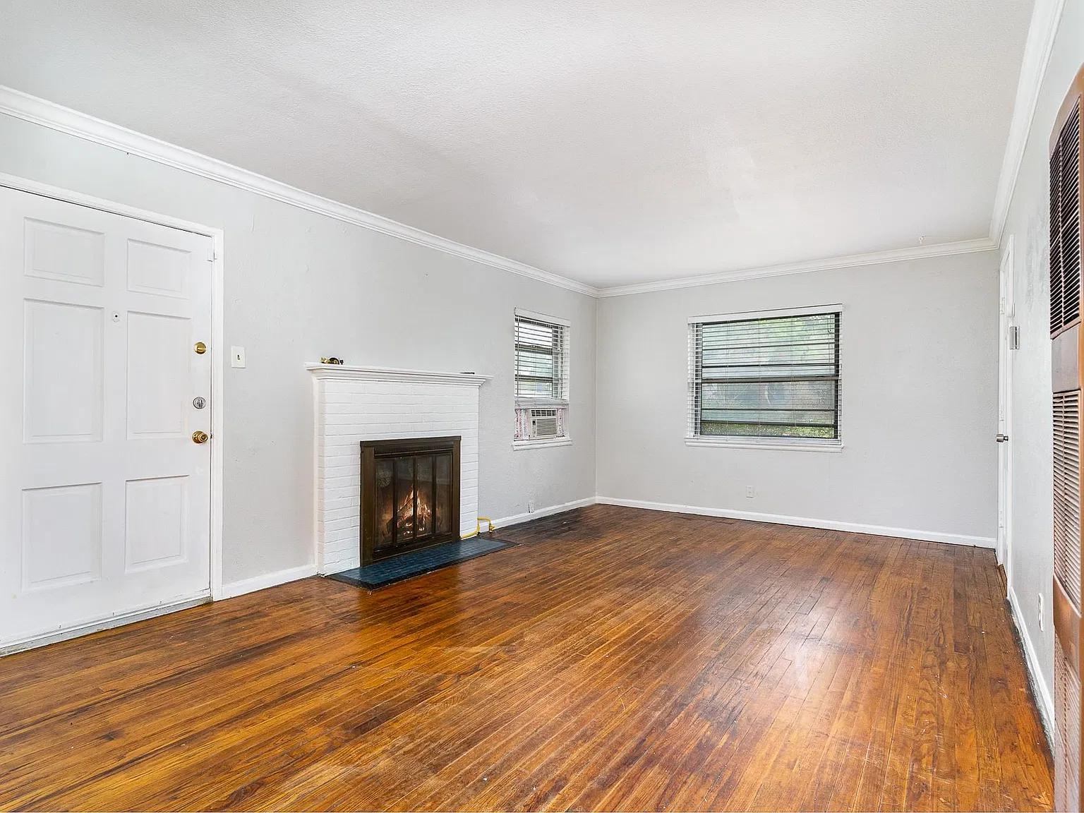 3 bed, 1077 sqft, $2,500 — Photo 3