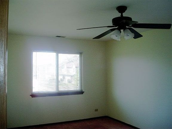 4th image of 783 E Whispering Oaks Dr