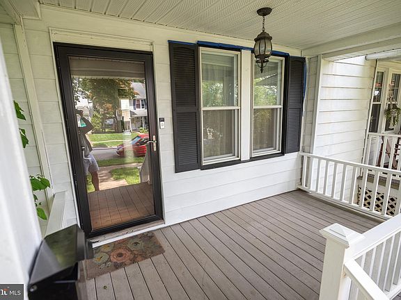 3rd image of 1212 Stirling St