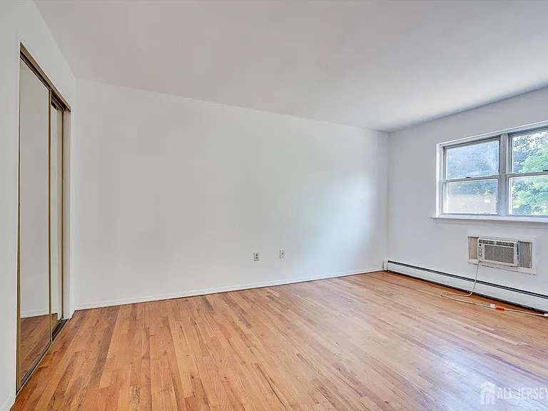 55 Gills Ln #28 — Photo 17