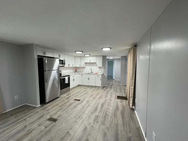 740 N Grady Ave — Photo 8