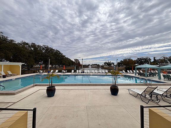 2nd image of 5532 Stonehaven Ln #320