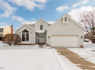 4231 Meadow Wood Ln, Uniontown, OH 44685