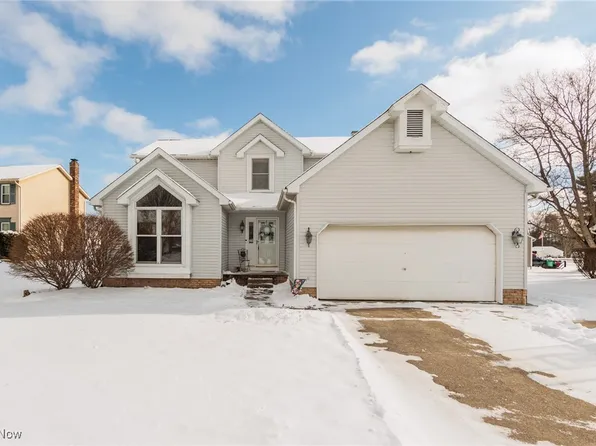 4231 Meadow Wood Ln, Uniontown, OH 44685