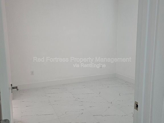 5th image of 5148 Centennial Blvd