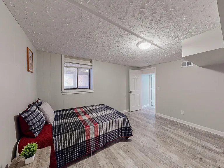 4335 Lincolndale Dr — Photo 16