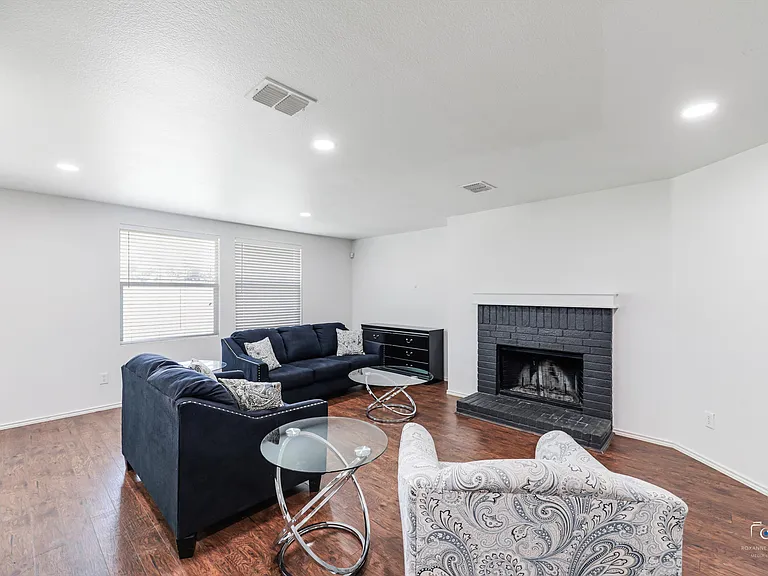 13262 Cleburne Dr — Photo 5