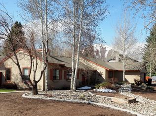 820 E Chestnut St, Hailey, ID 83333