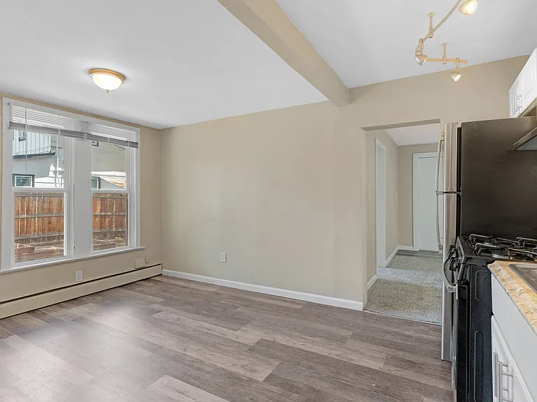 926 N Corona St — Photo 12