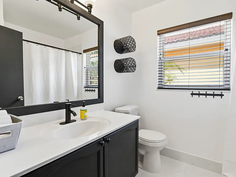 5690 Green Island Dr — Photo 13