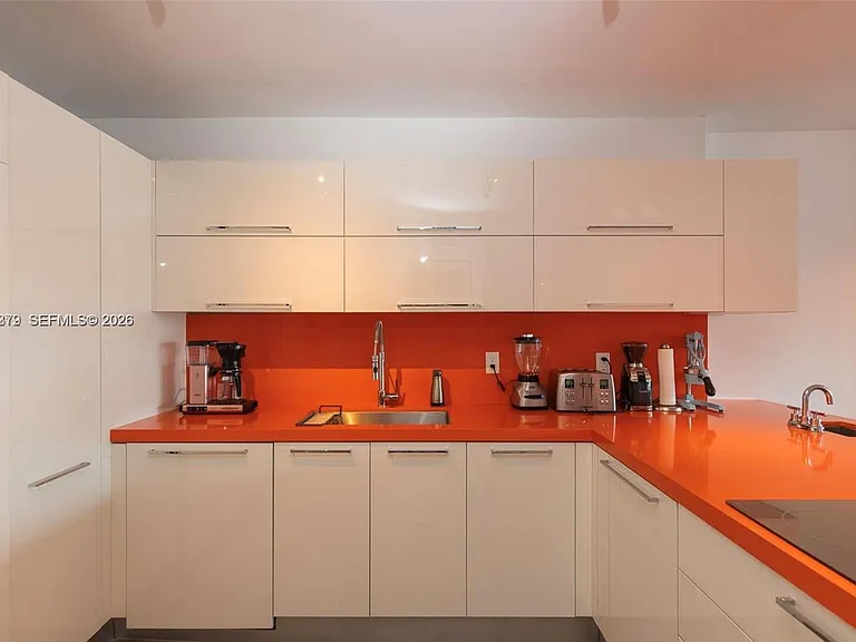 900 Bay Dr #224 — Photo 3