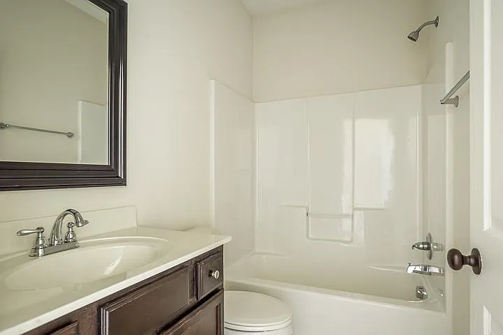 84 Joy Dr — Photo 6