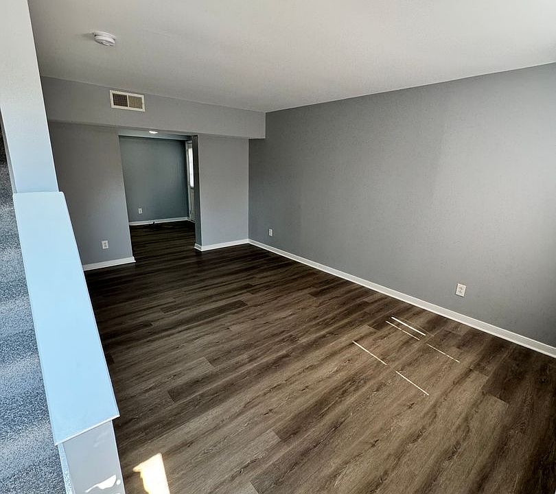 1st image of 1009 W Graham Rd Unit 18