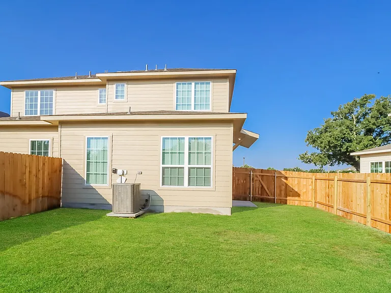 467 Northwood Dr — Photo 5