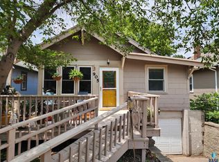 905 S Prairie Ave, Sioux Falls, SD 57104
